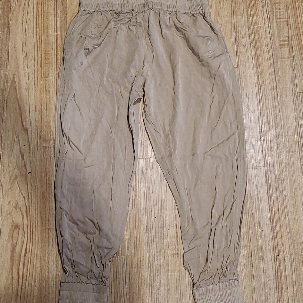 Khaki colored cargo panta - Picture 5 of 6